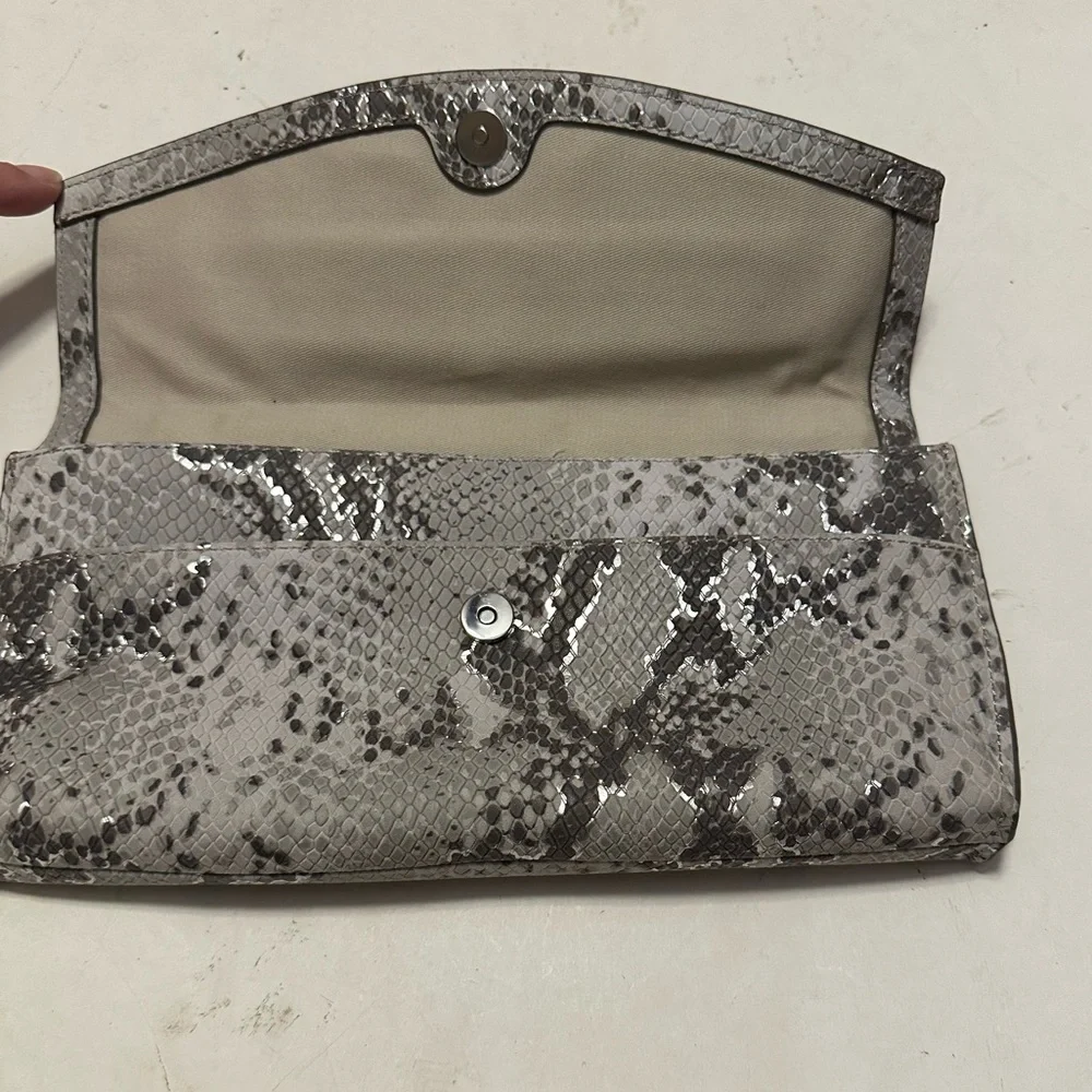 Banana Republic‎ clutch purse
